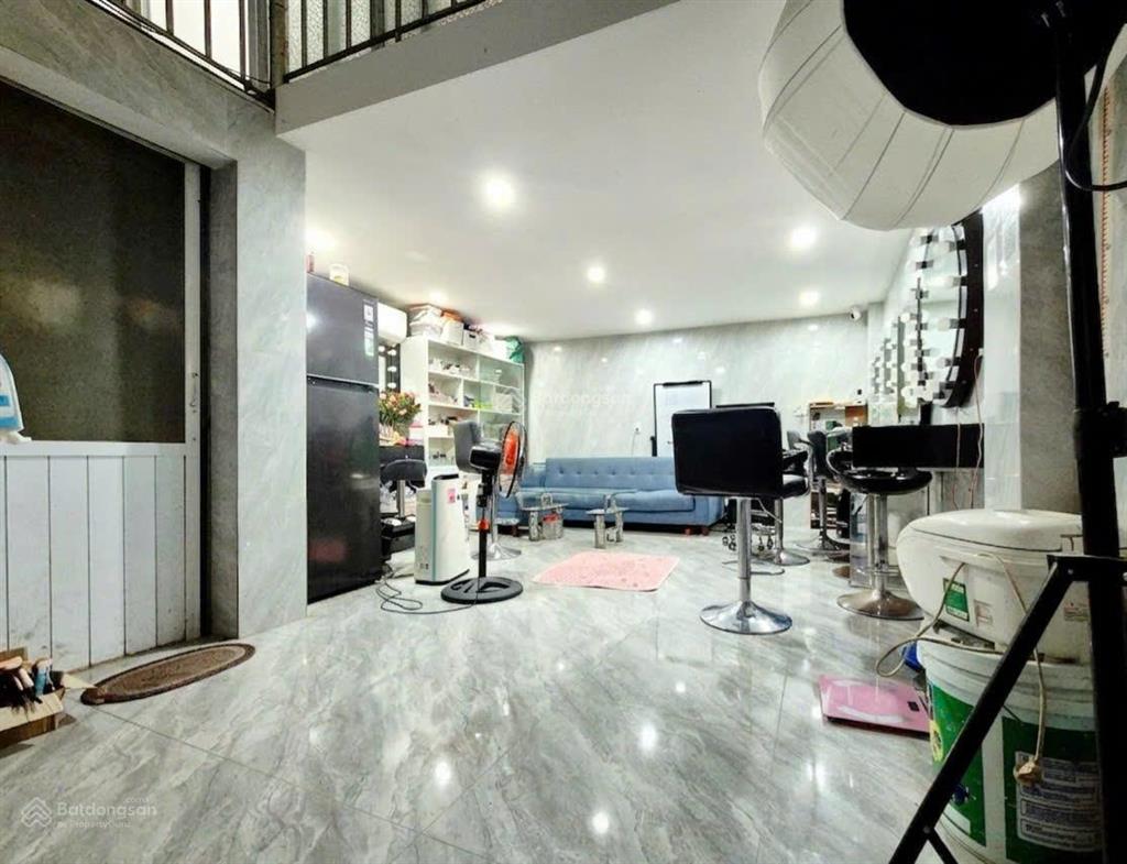Bán nhà riêng tại số 43 ngách 118 ngõ 467, lĩnh nam, 5,2 tỷ, 36 m2, giá tốt uy tín