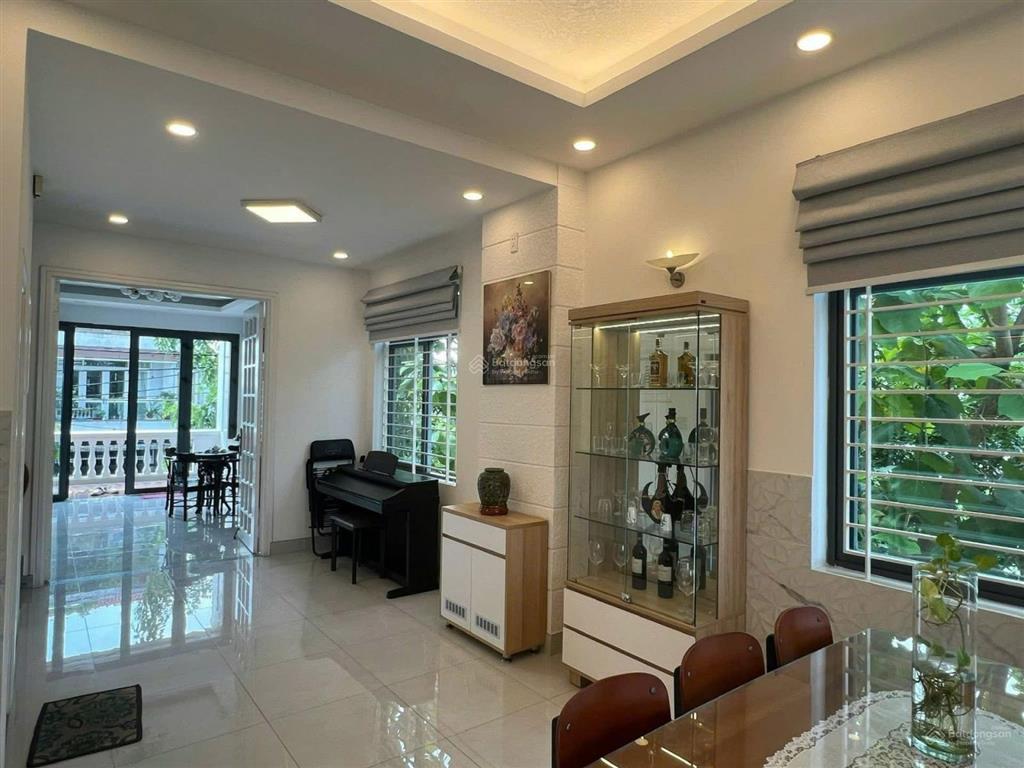 Bán nhà biệt thự đẹp vào ở ngay trung tâm q12 11 tỉ 6 x 20m (120m) 4 pn 3 wc