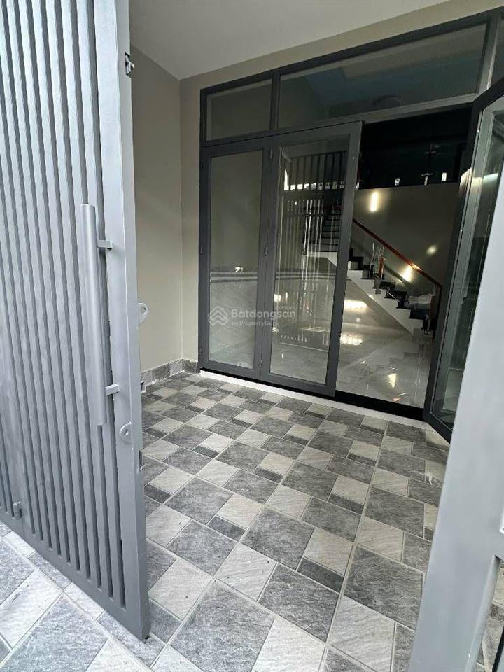 Nhà đẹp hóc môn đường xe hơi vào nhà ngang 5m bề thế chỉ 3.2 tỉ  77m
