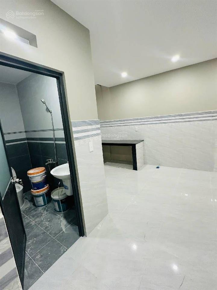 Nhà đẹp hóc môn đường xe hơi vào nhà ngang 5m bề thế chỉ 3.2 tỉ  77m