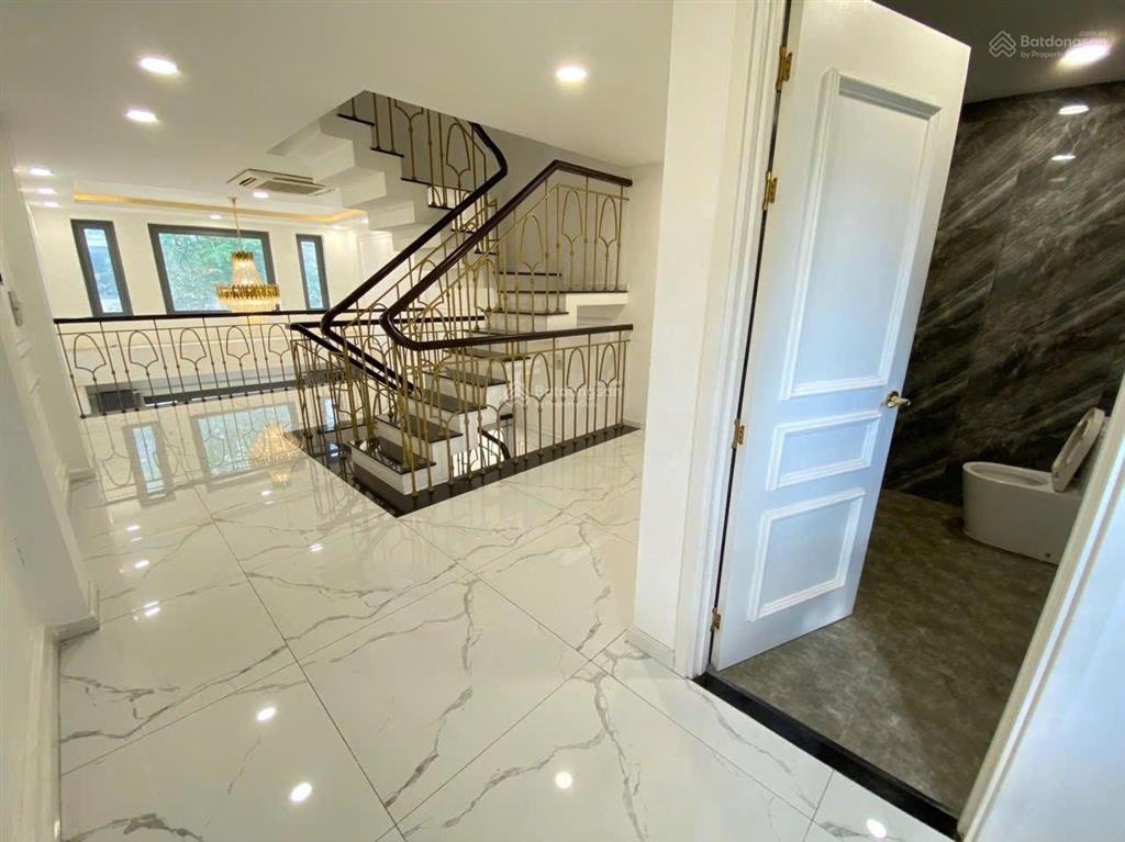 Nhà đẹp 5 tầng  dt sàn 270 m2 (sổ 50.1 m2)  chỗ đỗ ô tô  hỗ trợ vay  bao minh residence