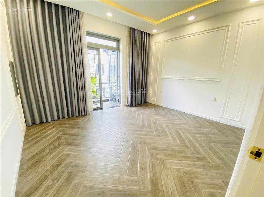 Nhà đẹp 5 tầng  dt sàn 270 m2 (sổ 50.1 m2)  chỗ đỗ ô tô  hỗ trợ vay  bao minh residence