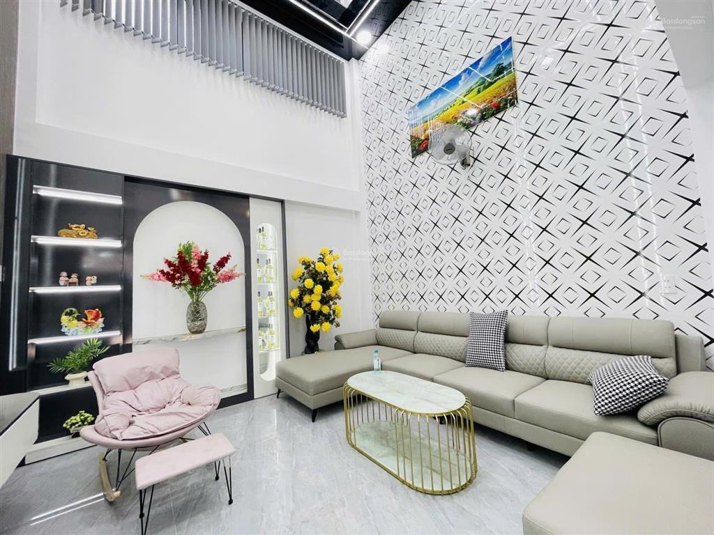 Bán nhà 5 tầng mới xây full nội thất cao cấp 8.4 tỷ