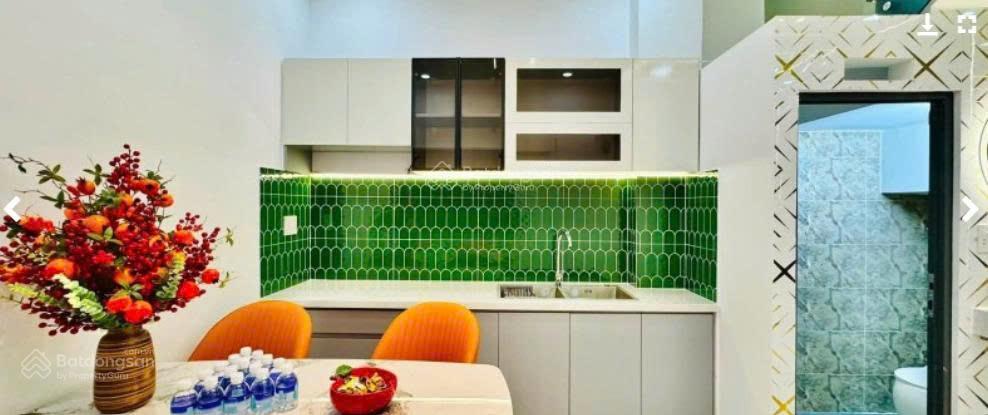 Nhà xây mới 100%  ô tô ngủ trong nhà  hẻm 5m thông  5pn  sát emart phan huy ích chỉ 6.26 tỷ