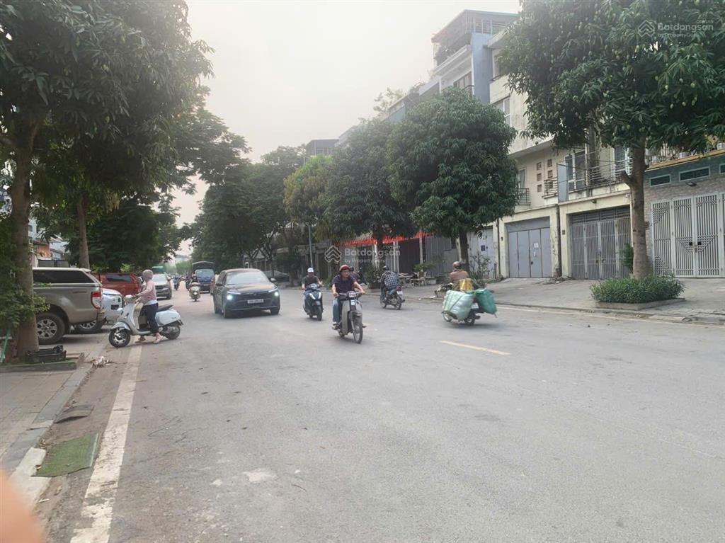 Liền kề văn phú gần metro 18tr ctl