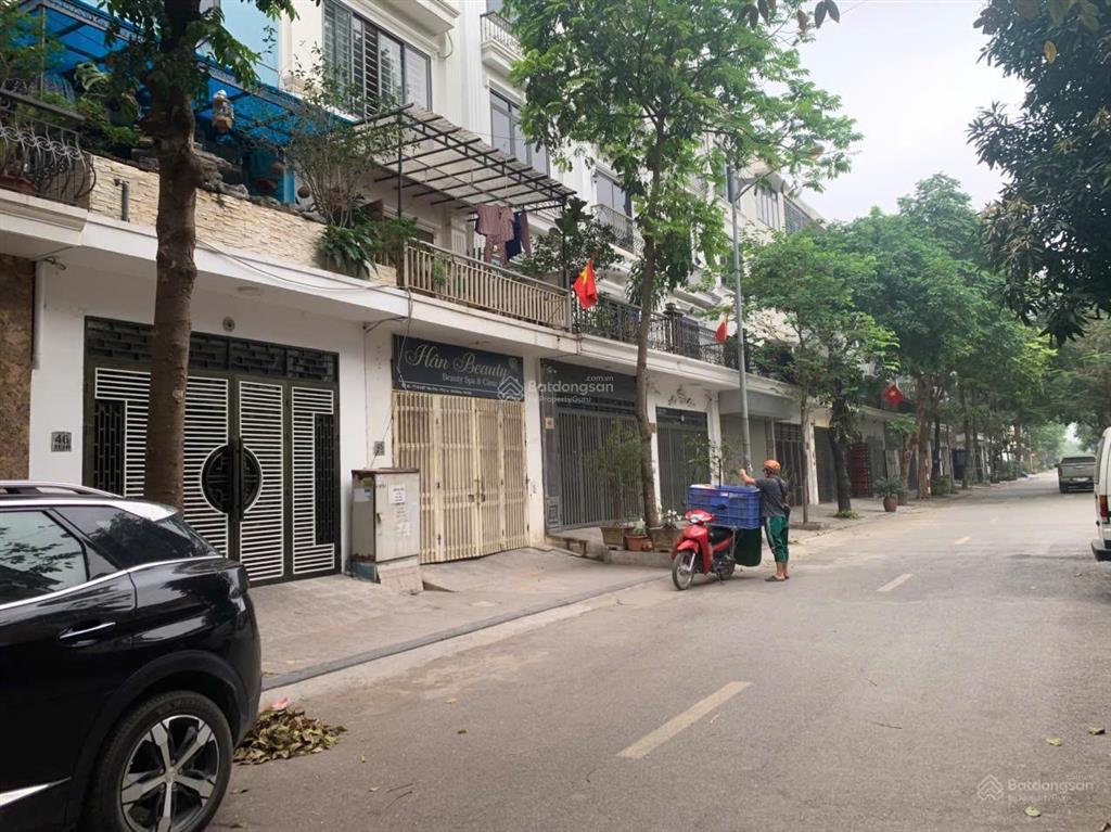 Liền kề văn phú 6 tầng thang máy thông sàn gần tháp đồng hồ 18tr