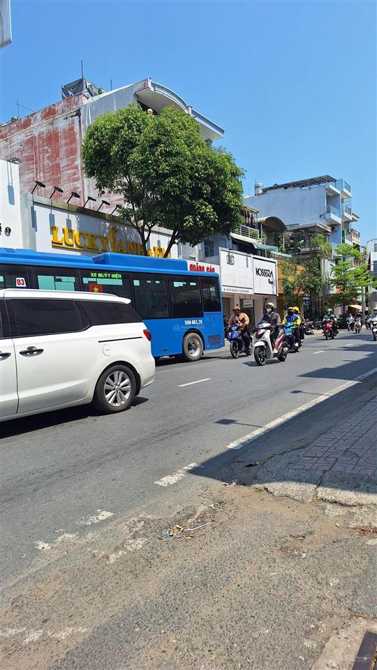 Bán nhà đất vàng phú nhuận, hiếm 188.3m2 ngay trung tâm hồ văn huê xe hơi ngủ trong nhà
