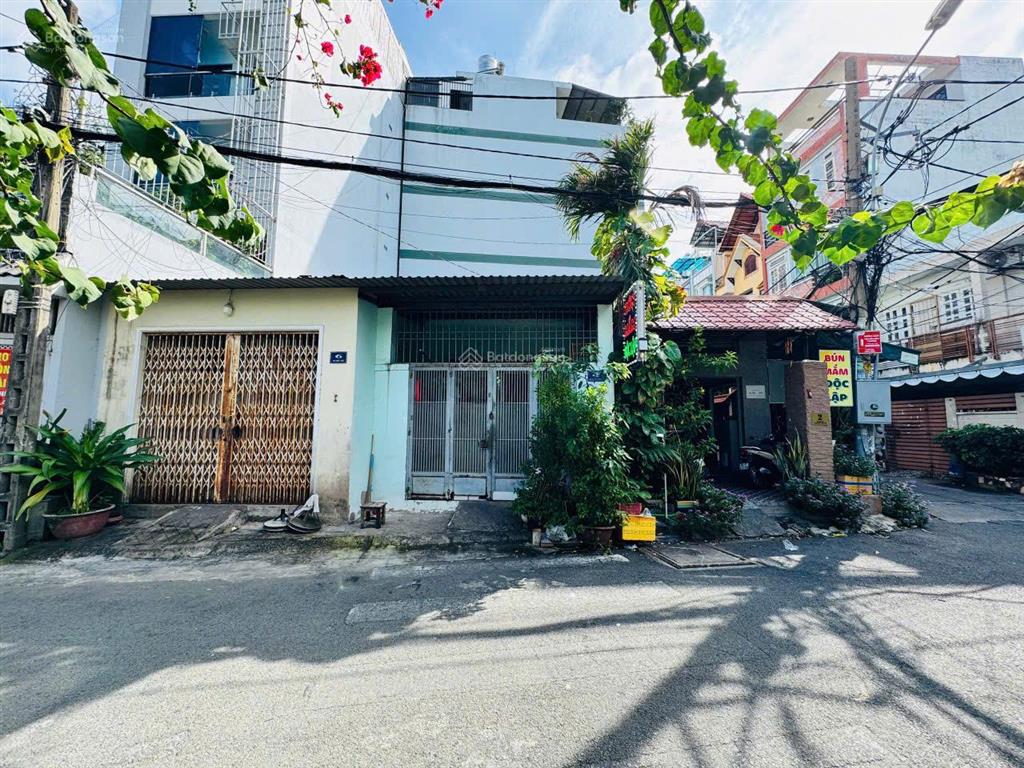 Mặt tiền nội bộ phường tân sơn nhì gần lê đình thám dt 4mx20m cấp 4 giá 6,7 tỷ