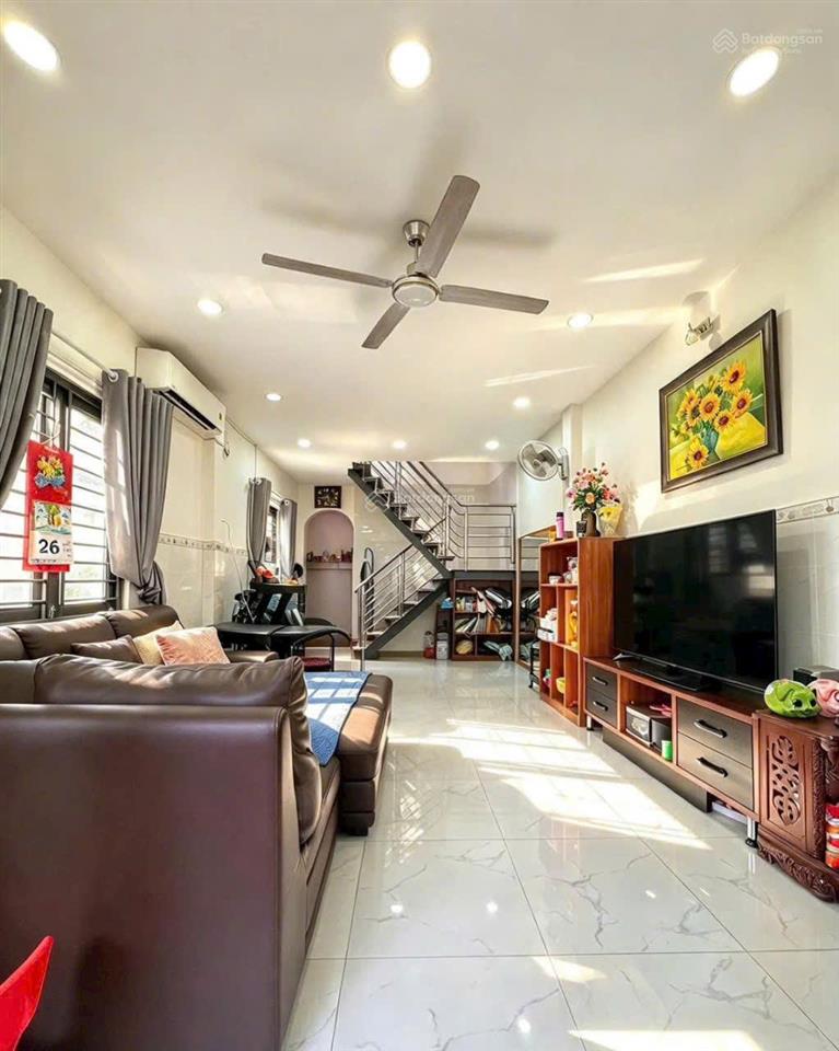 Hẻm xe hơi đường nguyễn thế truyện phường tân sơn nhì dt 5,3mx16m 2 tấm giá 6,2 tỷ