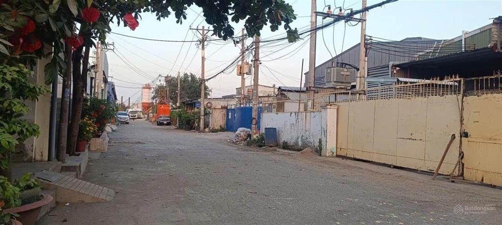 Gấp bán đất vàng 3 mặt tiền quốc lộ 1a  phạm đăng giản  500m2  ngang 20m bề thế  giá chỉ 2x t