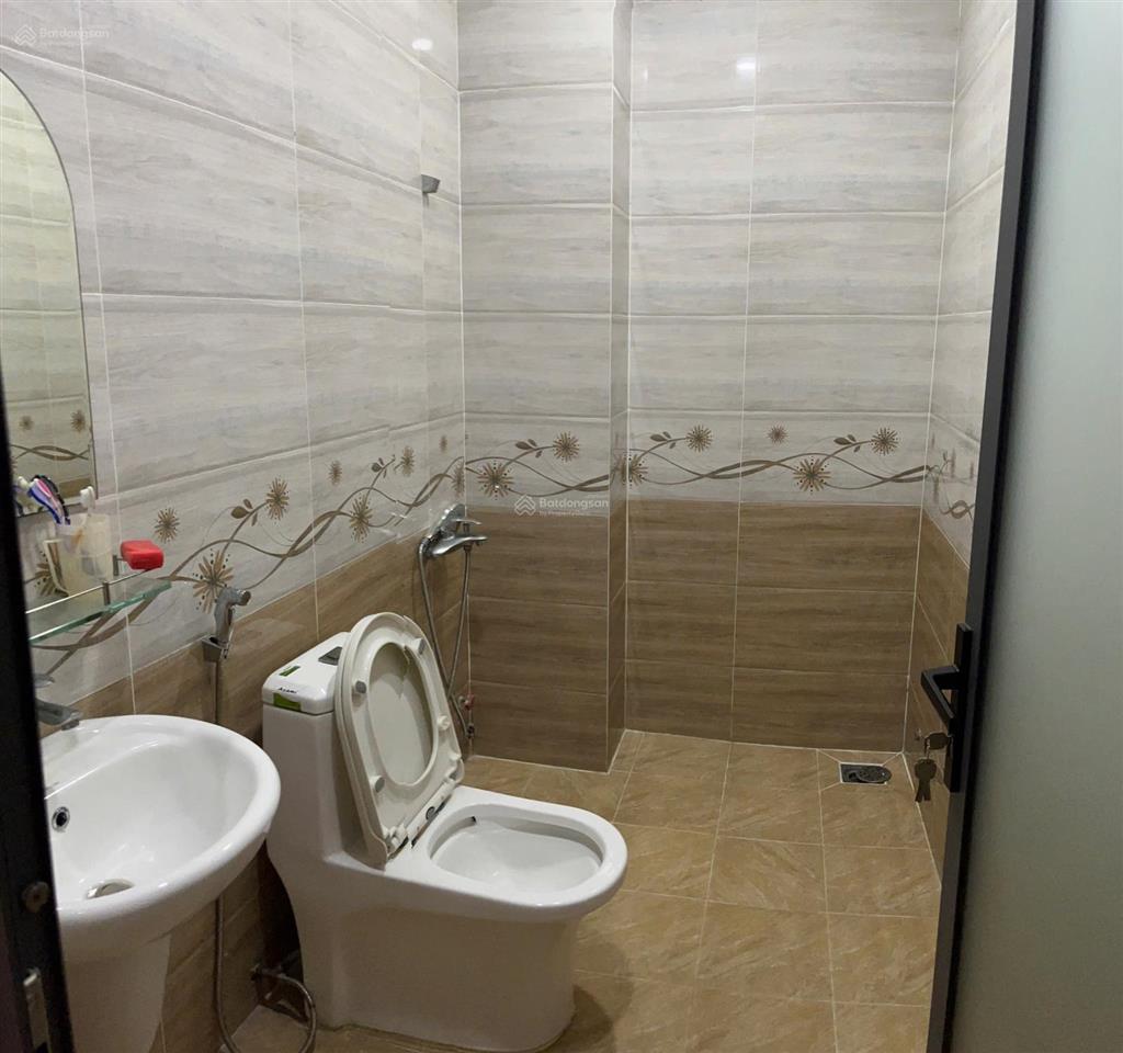 Bán nhà riêng tại 68 văn gia, 56m2, 4pn, 5wc, ngân hàng cho vay 50%