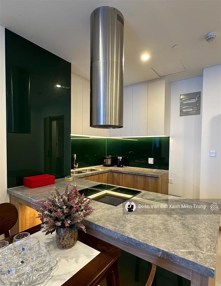 Chính chủ chuyển nhượng căn hộ cao cấp 2pn 69,3m2  view trực diện sông hàn  đã có sổ hồng
