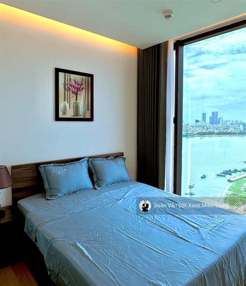 Chính chủ chuyển nhượng căn hộ cao cấp 2pn 69,3m2  view trực diện sông hàn  đã có sổ hồng