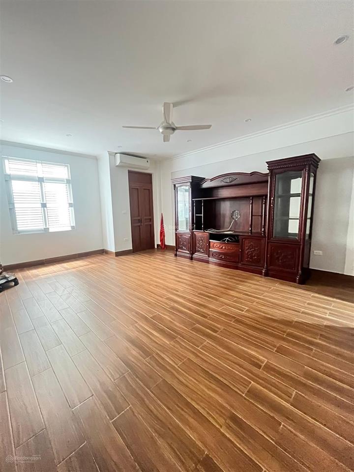 60m2/22,8 tỷ  mt5m  ô tô tránh đỗ 24/7  khuất duy tiến cạnh big c, đường rộng thông thoáng !!!
