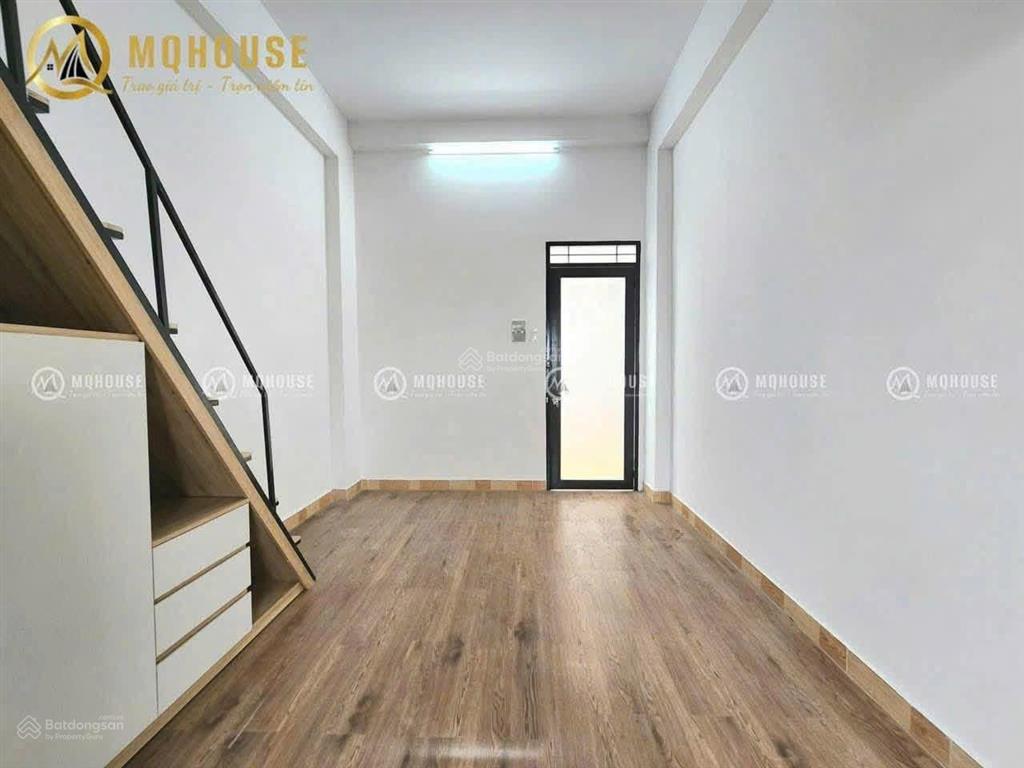 Cho thuê duplex cửa sổ trời siêu rộng  ngay ngã tư 4 xã  giá siêu mềm