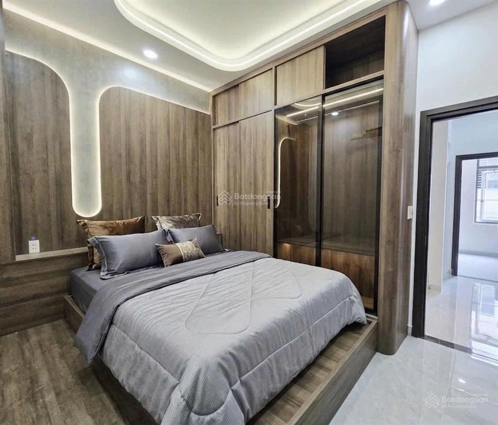 Nhà mới tinh 4 tầng lê văn quới  ngã tư 4 xã giáp tân phú chỉ 5 tỷ 1