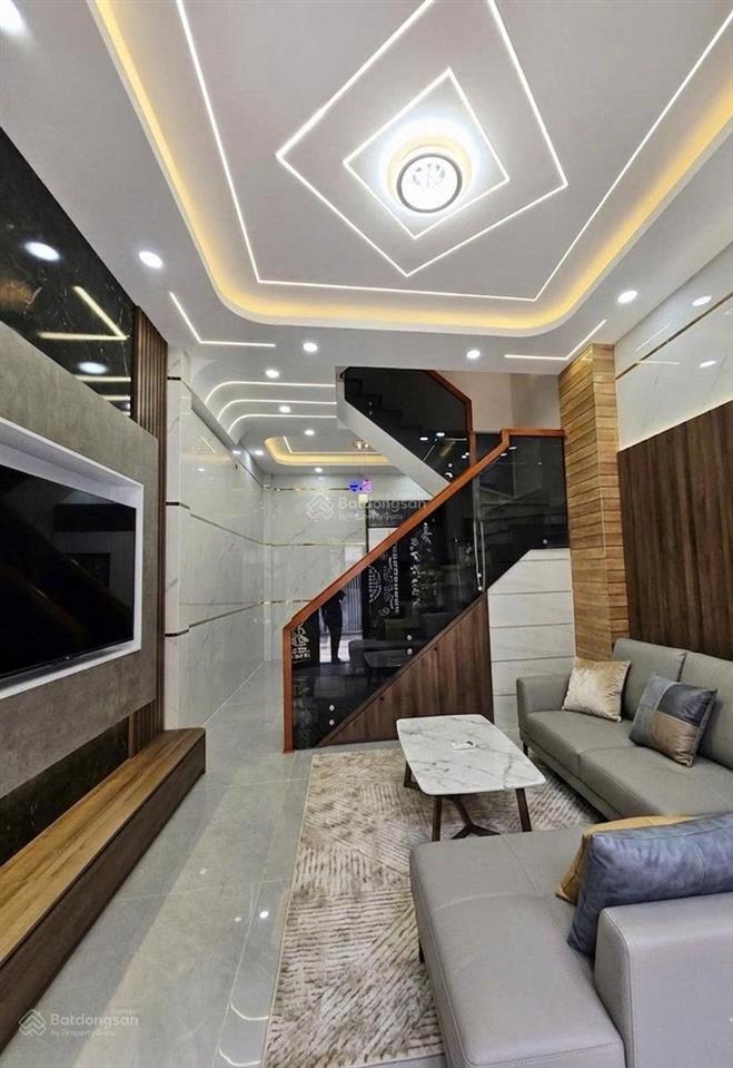 Nhà mới tinh 4 tầng lê văn quới  ngã tư 4 xã giáp tân phú chỉ 5 tỷ 1