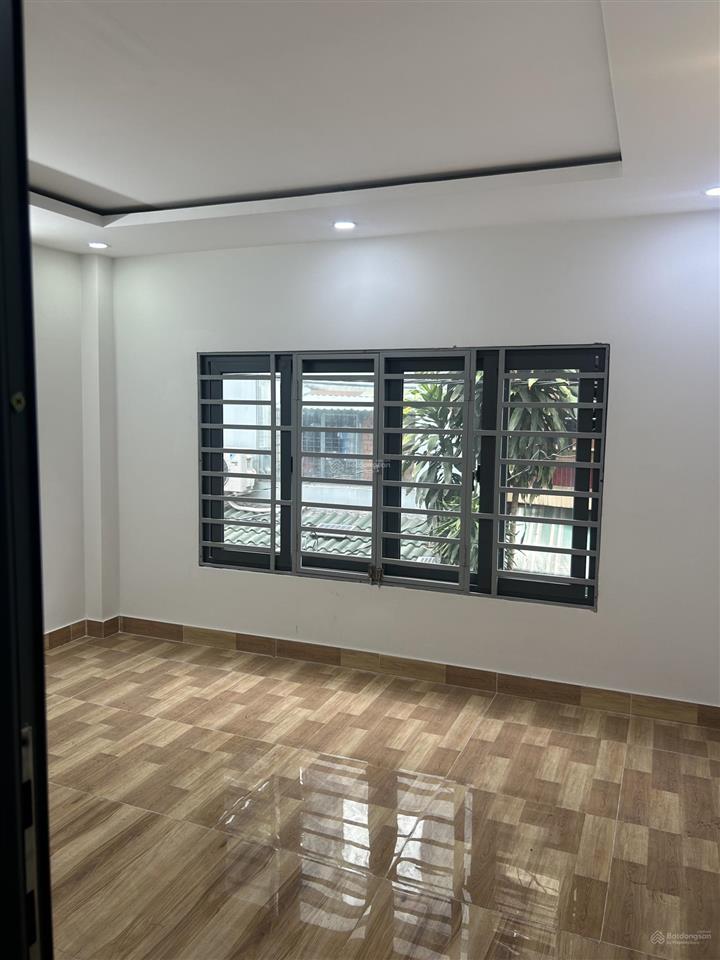 Chỉ 2.8 đồng nhà 2mt 4 tầng sân thượng ngay nguyễn sơn