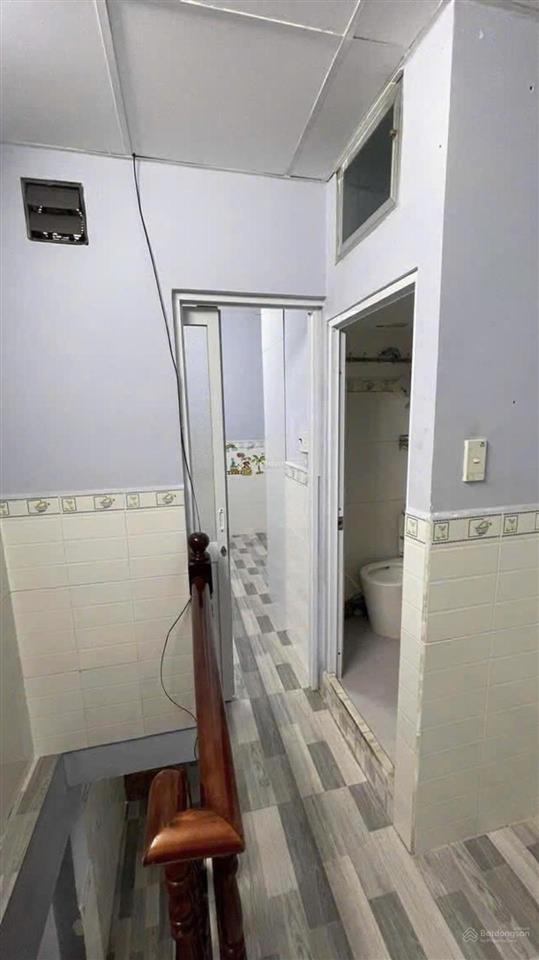 Bán nhà thoại ngọc hầu hxh 3 tầng lầu . giáp uỷ ban quận , bệnh viên