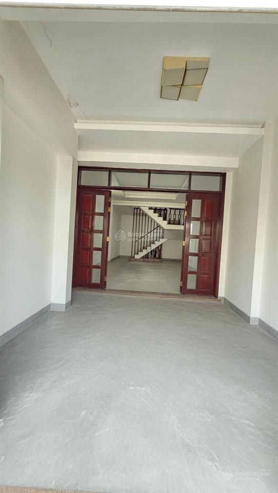 Mặt tiền đường tây sơn ngay chợ tân hương vừa ở vừa kinh doanh . nhà lô góc