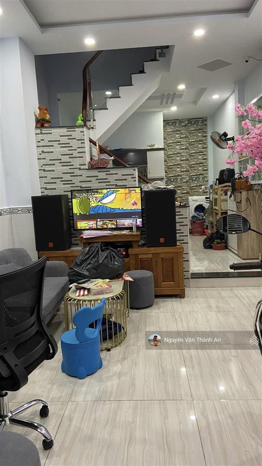 Nhà đẹp khu vip lê trọng tấn  kế bên celadon city, khu dân trí cao và ở ngay