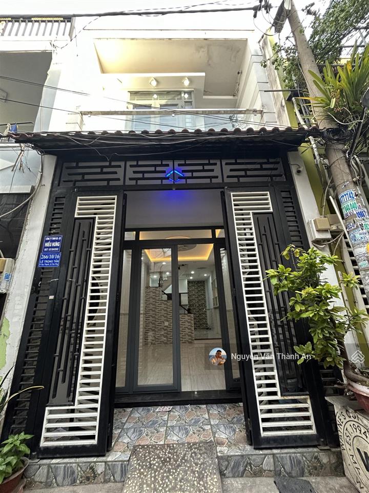 Nhà đẹp khu vip lê trọng tấn  kế bên celadon city, khu dân trí cao và ở ngay