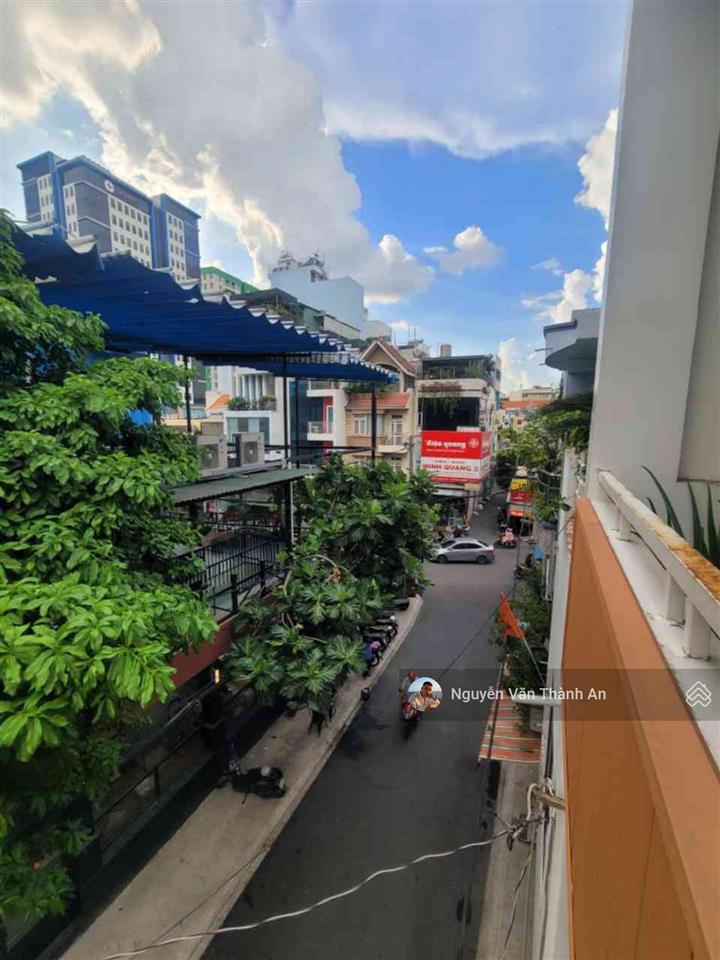 Nhà đẹp khu vip lê trọng tấn  kế bên celadon city, khu dân trí cao và ở ngay