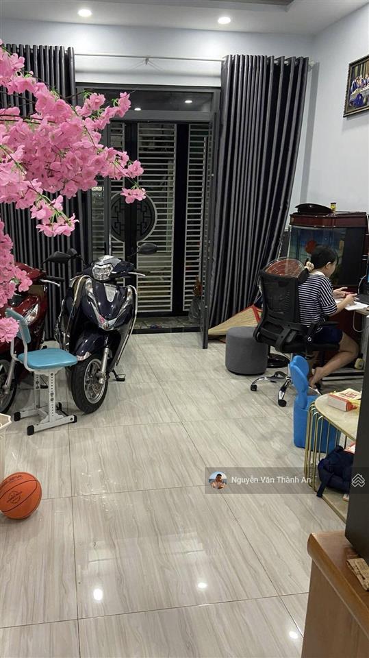 Nhà đẹp khu vip lê trọng tấn  kế bên celadon city, khu dân trí cao và ở ngay