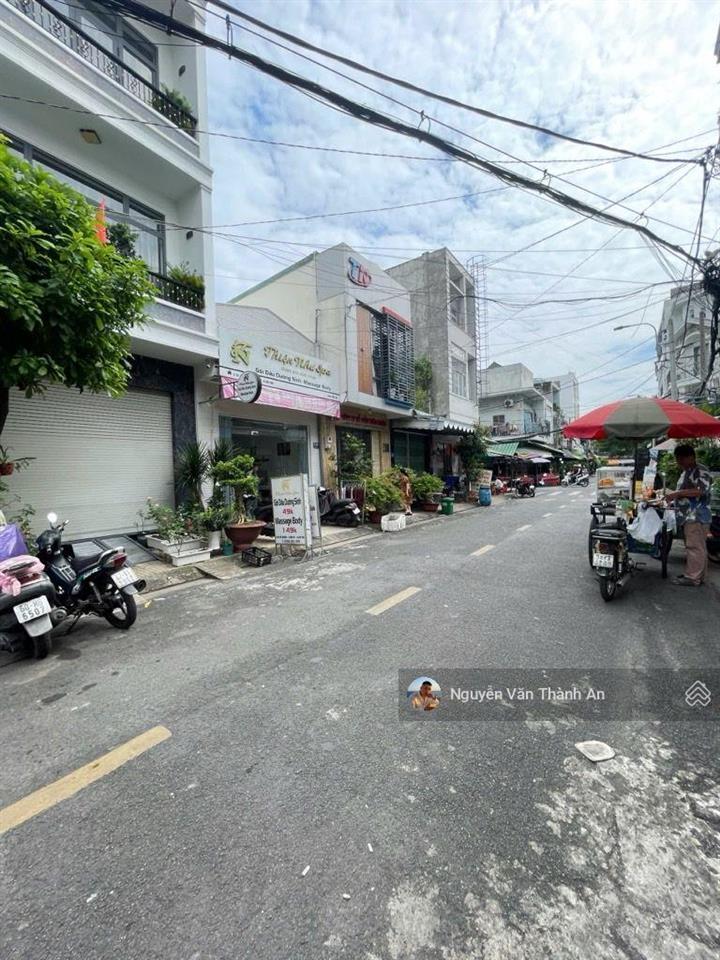 Chủ cần tiền bán gấp! giảm ngay 300 triệu. nhà đỗ nhuận vài bước chân ra cổng chào celadon city