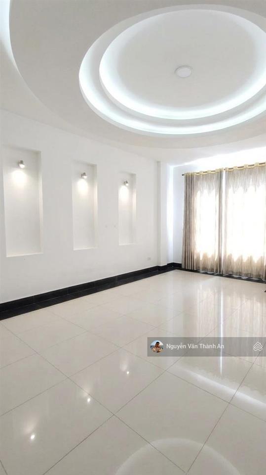 Ngang 6m bề thế  nhà xây tâm huyết ngay tân hương  tân phú chủ bán đổi biệt thự