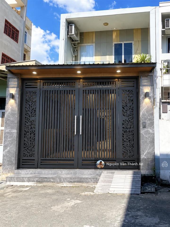 Bán nhà 2 tầng mặt tiền tân quý  tân phú, vừa ở vừa kinh doanh, giá hấp dẫn chỉ 8 tỷ hơn