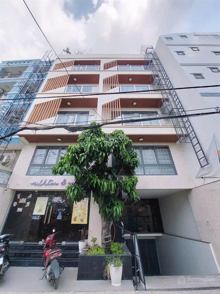 Ngộp ngân hàng 13 tỷ bán gấp ! chdv cao cấp đường đinh tiên hoàng,dt 4,5x20m, hầm+5 tầng ,hdt 90tr