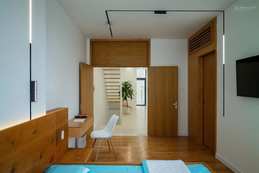 Bán nhà hxh góc 2 mặt tiền hoàng hoa thám,dt 4,5x18m, cn 77,8m2, 4 tầng, chỉ 14 tỷ.