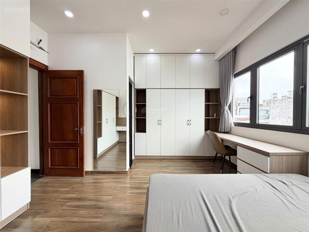Ngộp ngân hàng 13 tỷ bán gấp ! chdv cao cấp đường phan đăng lưu,dt 4,5x20m, hầm+5 tầng ,hdt 90tr
