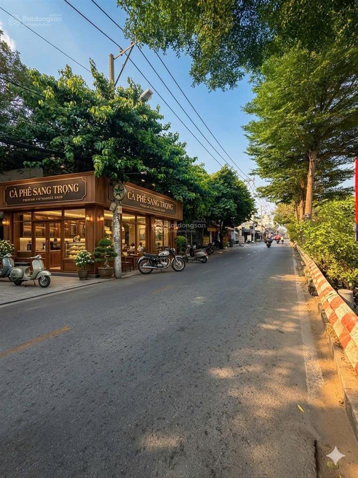 Nhà đường 12m vỉa hè rộng khu vip bình lợi, diện tích 5x18m, 3 tầng . gía siêu rẻ!!!