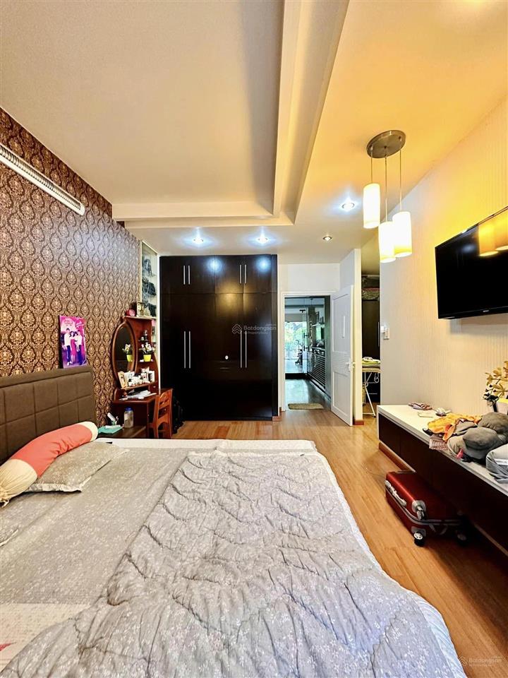 Siêu phẩm mặt tiền sân bay 8 mét 5 tầng, thu nhập 100 triệu/tháng chỉ 28,5 tỷ tl