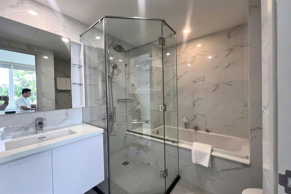 Khai trương căn hộ mới xây 100%, full nội thất  ngay trung tâm q1  gần q4, bùi viện, nguyễn huệ