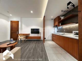 Cho thuê căn hộ mới xây 100%, full nội thất  ngay q1  gần q4, cầu khánh hội, nguyễn huệ