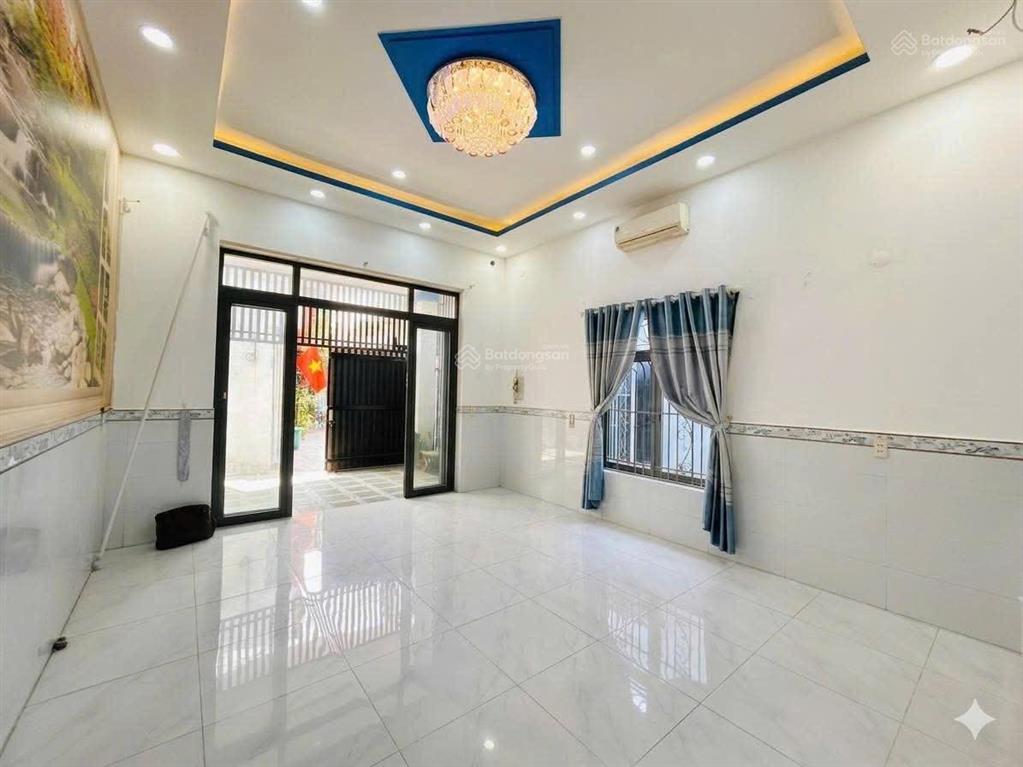 Giá tốt 4.65 tỷ  96m ngang 5.5m  hơn 40tr/m  3pn 2wc  ở ngay  hẻm thông kế tô ngọc vân