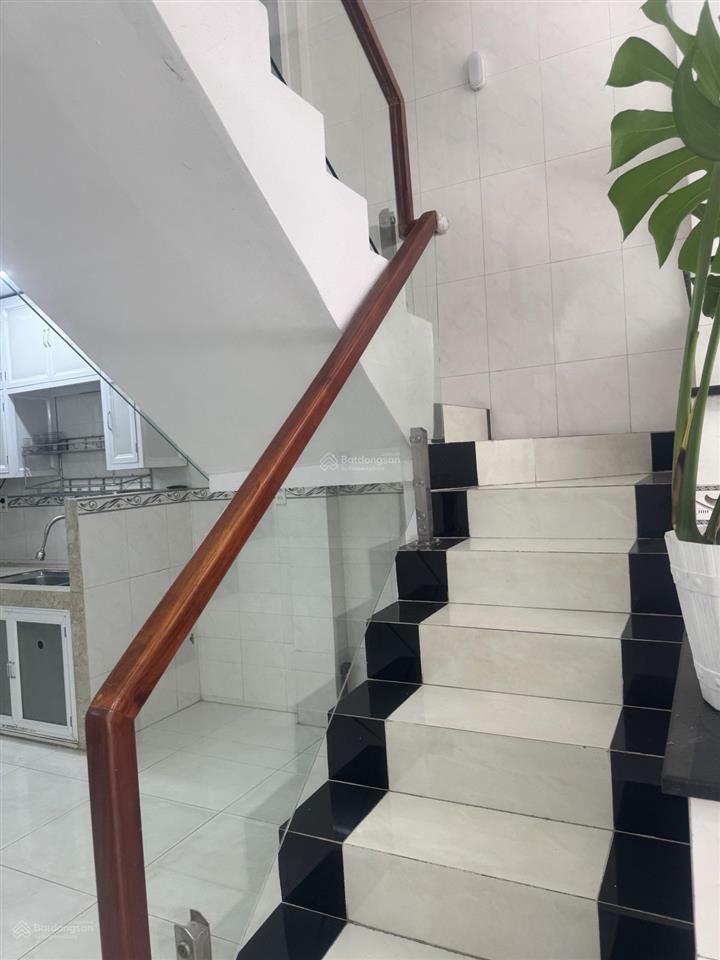 Bán nhà linh đông thủ đức 3 tầng hẻm 8m xe hơi sát phạm văn đồng giá 6.6 tỷ