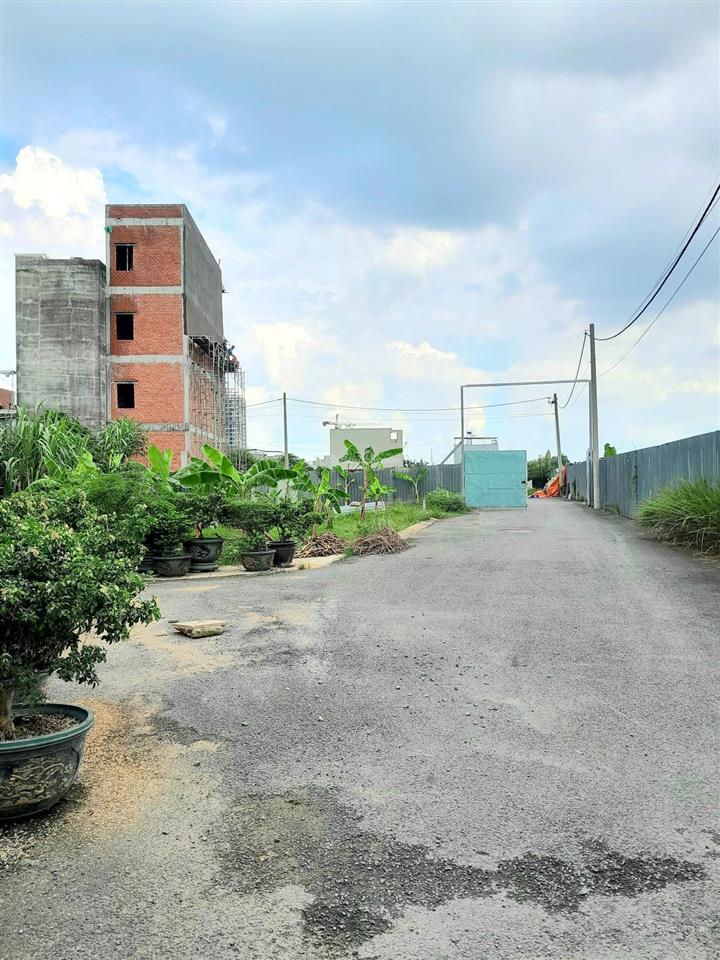 Đất trường lưu long trường 62m² (4x15,5m), đường 8m, gần chợ long trường, giá 3,83 tỷ
