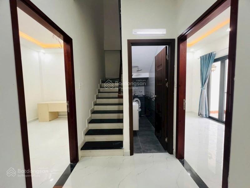Bán nhà 3 tầng khu osaka, đường số 6, long trường ngang 5,5m, 4pn, đang thuê 8,5 triệu/th 4,6 tỷ