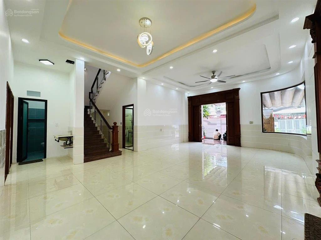 Tôi chính chủ cần bán căn biệt thự ngang 12 x 21m gần trường cđ điện lực