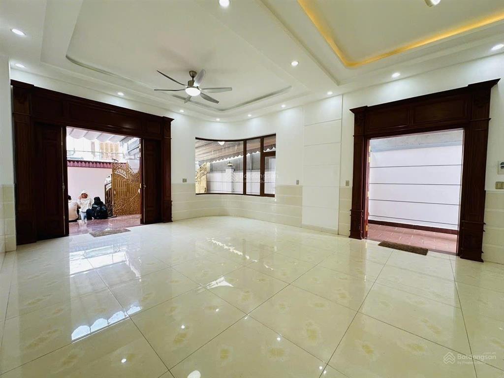 Tôi chính chủ cần bán căn biệt thự ngang 12 x 21m gần trường cđ điện lực