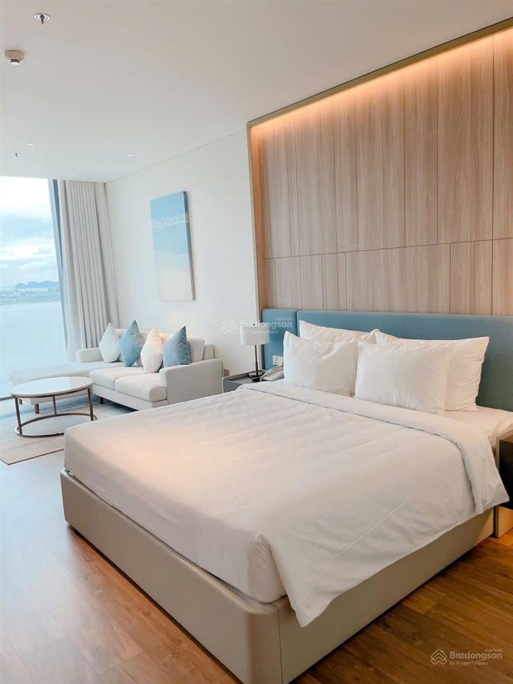 Cắt lỗ 400tr căn studio view trực diện biển toà a khách sạn a la carte hạ long giá hời