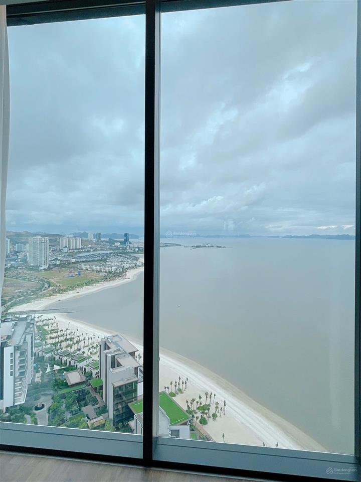 Cần bán gấp căn 56,6m2 giá cắt lỗ 3,350 tỷ view biển đông nam toà a ksan alacarte hạ long