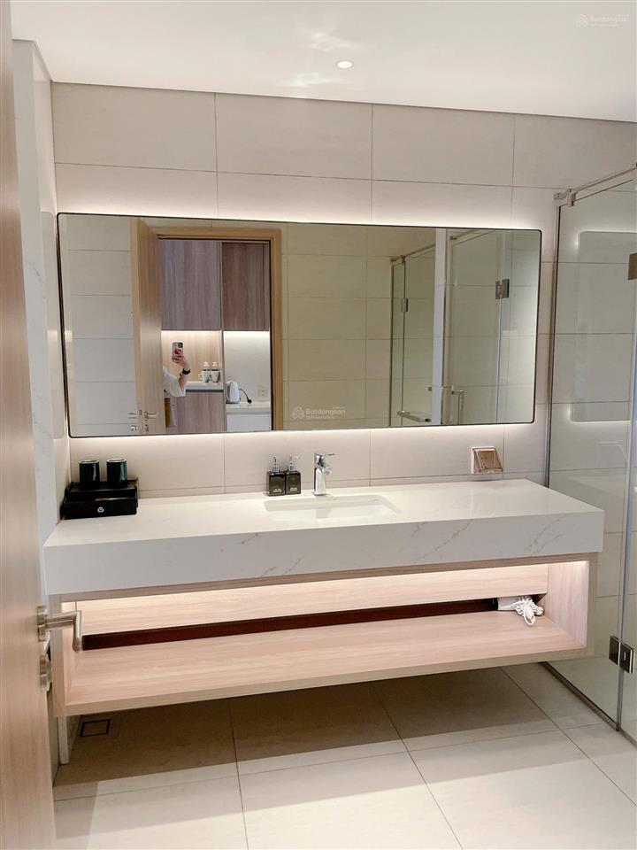Cần bán gấp căn 56,6m2 giá cắt lỗ 3,350 tỷ view biển đông nam toà a ksan alacarte hạ long