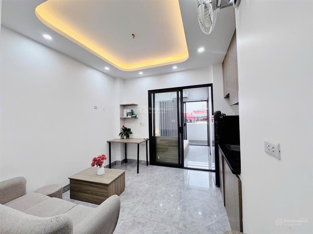 Cho thuê nhà trọ oto đỗ cửa phố pháo đài láng, giá cực chất 7,7 triệu, 30 m2