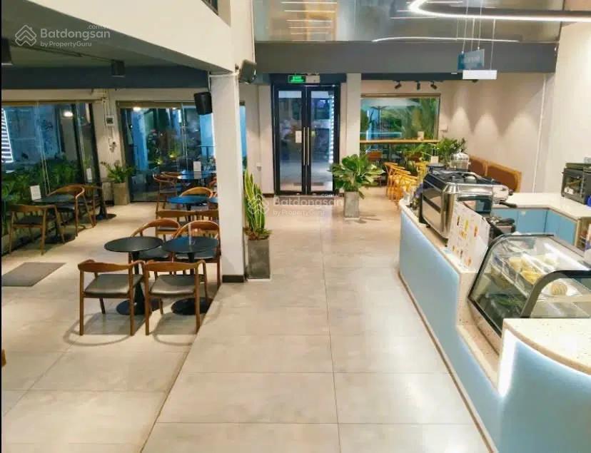 Bán nhà đào duy anh 255m²  góc 3 mặt tiền  trệt + 3 lầu  thu 80tr/tháng  phú nhuận  giá 70 tỷ