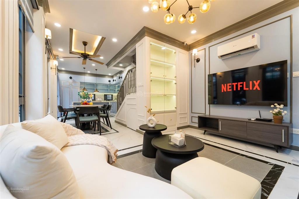 Bán nhanh nhà hxh võ văn kiệt, quận 1, 10x5, 42m2, 3 tầng, thuê 42tr/t, 4pn, giá bán 14.8 tỷ, m.lệ